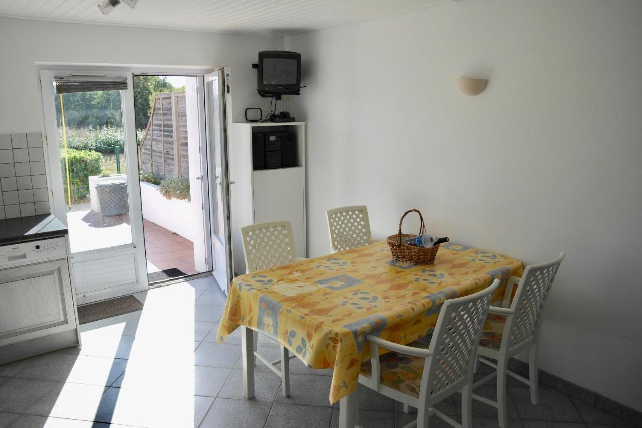 Maison Pour 4 A La Campagne Avec Piscine Commequiers Exteriör bild