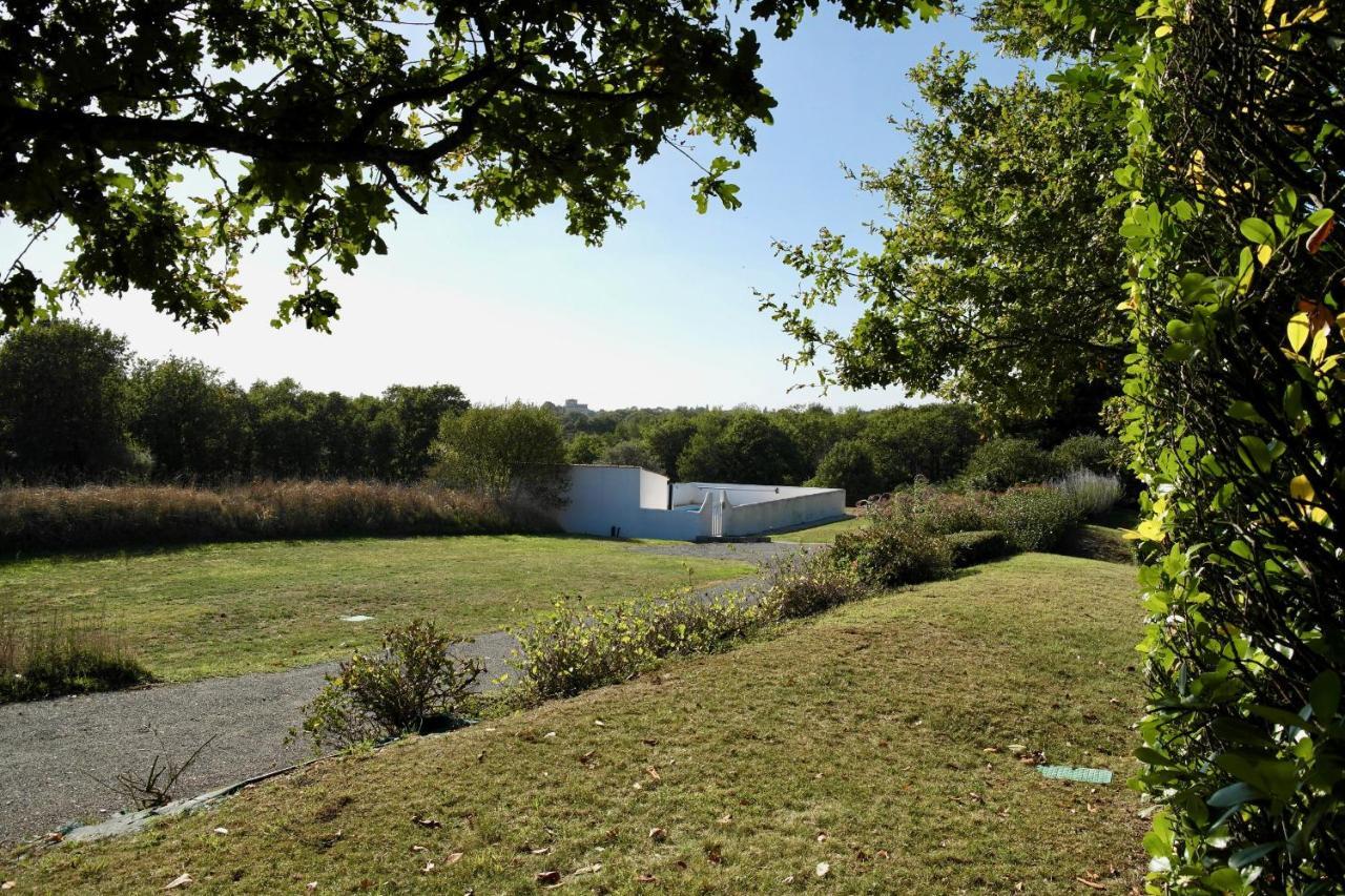 Maison Pour 4 A La Campagne Avec Piscine Commequiers Exteriör bild