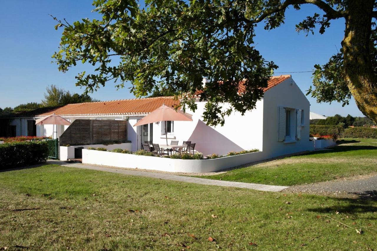 Maison Pour 4 A La Campagne Avec Piscine Commequiers Exteriör bild